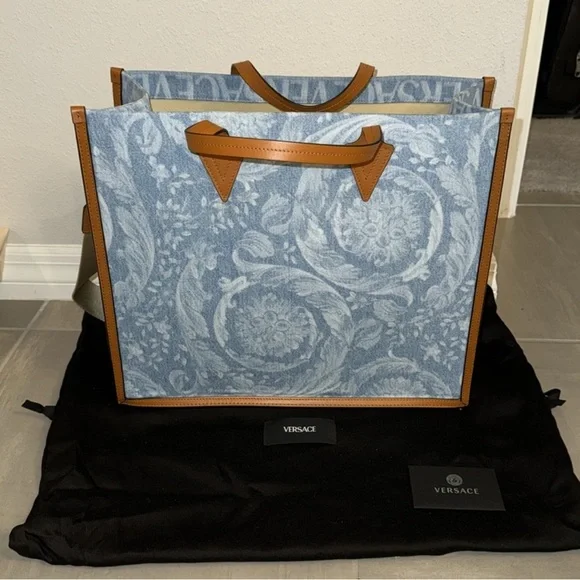 ❌SOLD❌ Versace all over denim tote - Picture 2 of 6